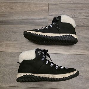 Sorel Boots Womens Size 11 Out N About Plus Conquest Shearling Booties Faux Fur